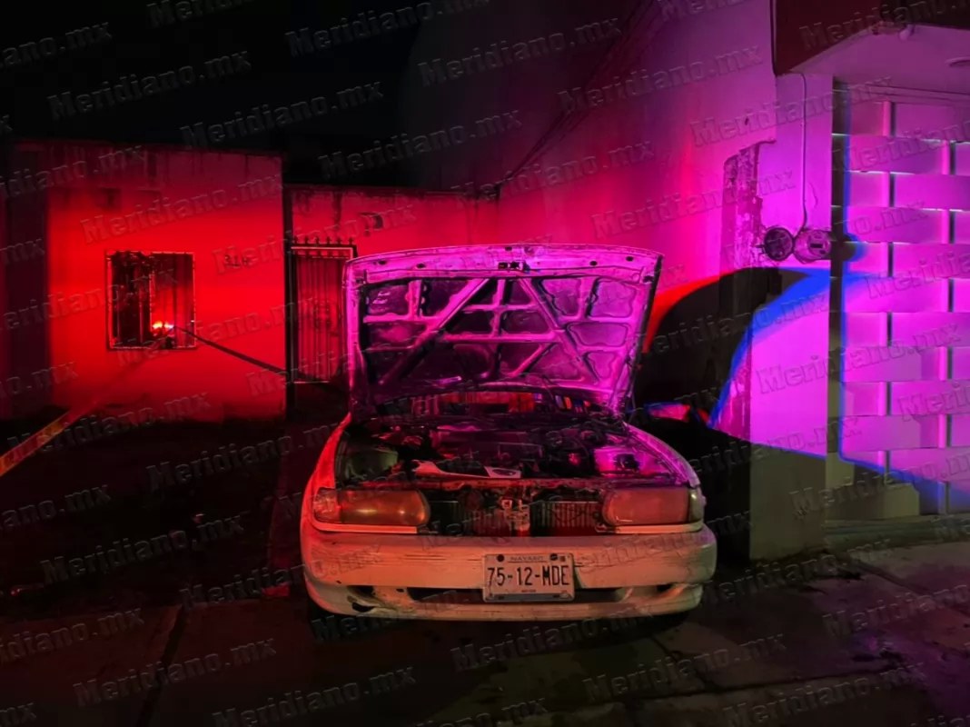 Se incendia taxi en fraccionamiento jacarandas