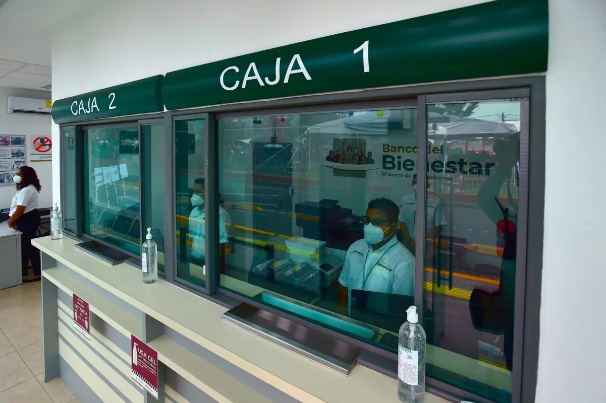 Nóminas de maestros y ejército estarán a cargo del Banco de Bienestar: AMLO