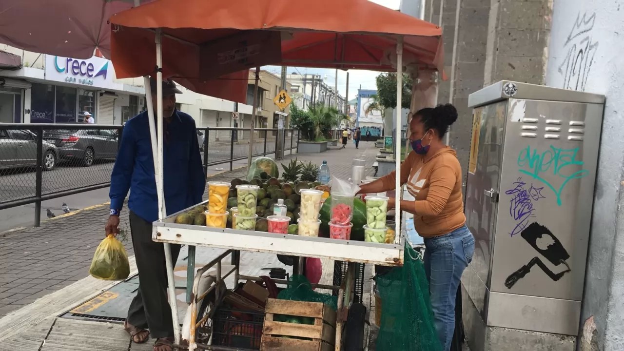 Sufre comercio ambulante ante cancelación de festejos de la Independencia