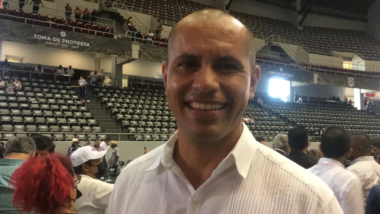 Dejaron el Ayuntamiento vacío en Acaponeta, denuncia Manuel Saucedo