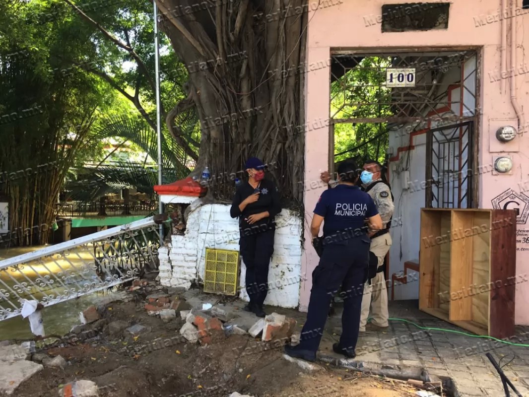 ¡policías resguardan el mercado del río cuale!