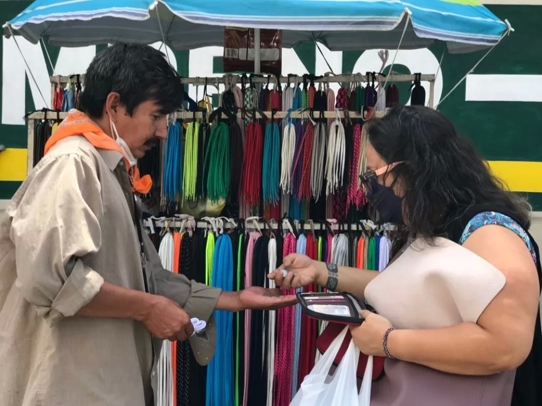 Una víbora de cascabel cambió su vida, pero no lo detuvo