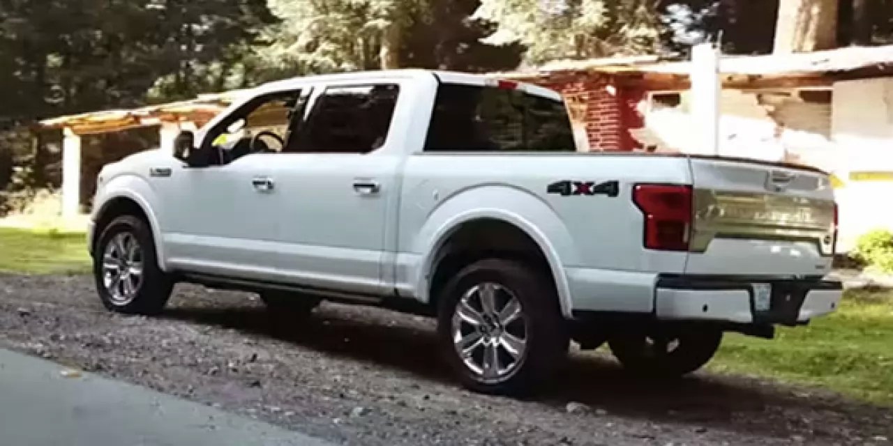 \"Llegaron en camioneta de lujo a asaltarme en plena Avenida México\"