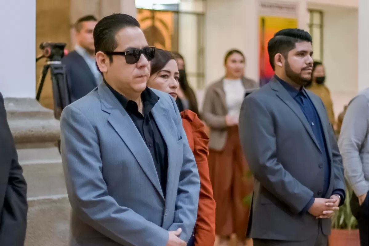 Eligen a persona con discapacidad visual como Juez Cívico