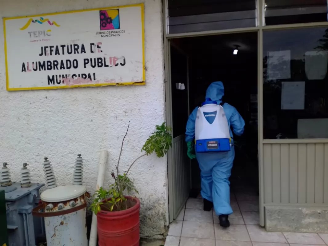 Refuerza Ayuntamiento de Tepic tareas de desinfección