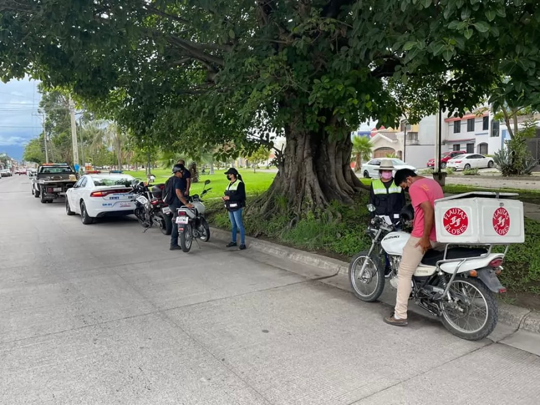 Más de 30 \"moto ruidosos\" han sido multados en Tepic