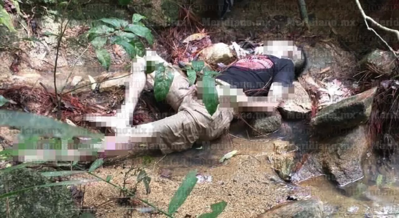 ¡hallan muerto en un barranco!