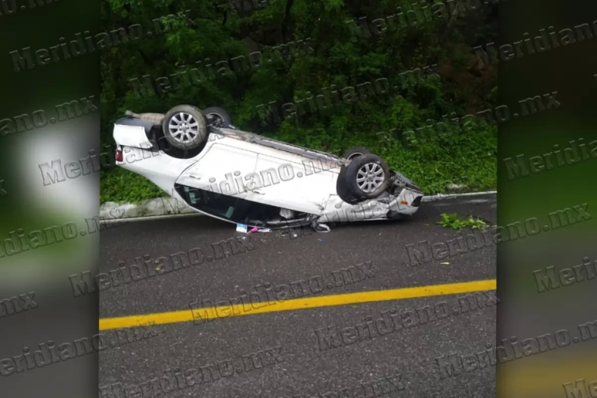 ¡se volcaron en boca de tomatlán!