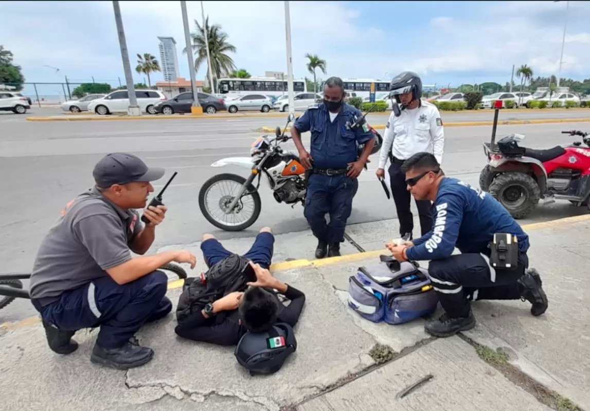 ¡atropellan a un ciclista en crucero de el pitillal!