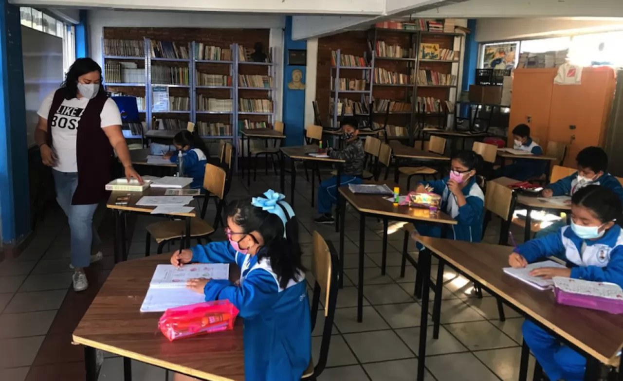 Continúan las clases presenciales en 14 estados del país: Educación