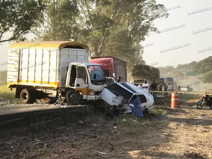 Muere hombre tras brutal impacto en la carretera federal 200
