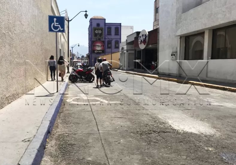 “Fuertes multas para automovilistas que invadan estacionamientos destinados a discapacitados”:  Raquel Mota