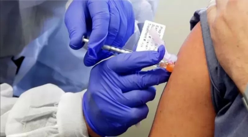 Adulto mayor aprovecha vacunación para pedir ayuda: SSC