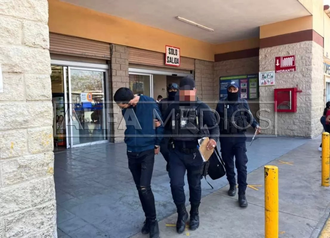 Llevaba aceites sin pagar de walmart