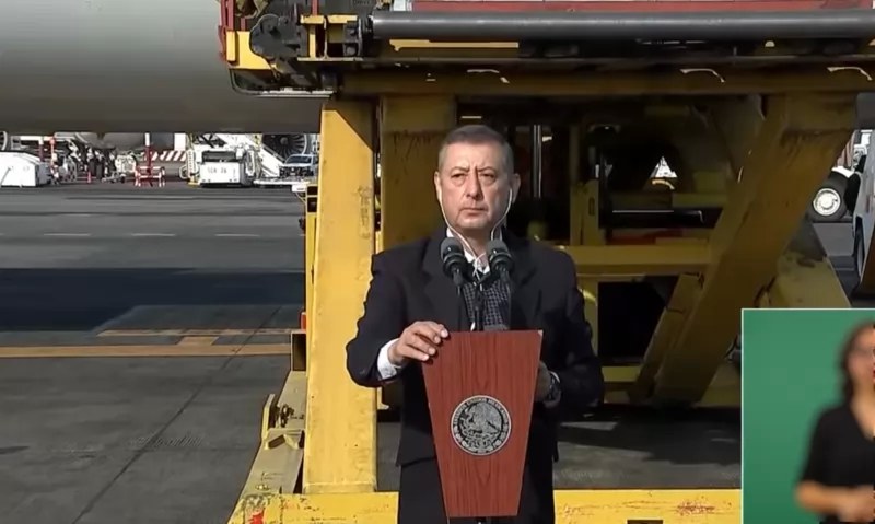 Recibe México 987 mil 500 vacunas contra COVID-19 de SinoVac y Pfizer