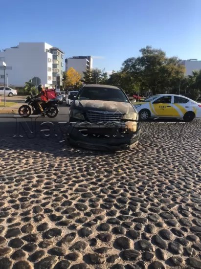 Choque aparatoso en fluvial Vallarta
