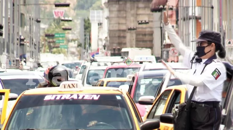 Apagón provoca caos vial en Tepic