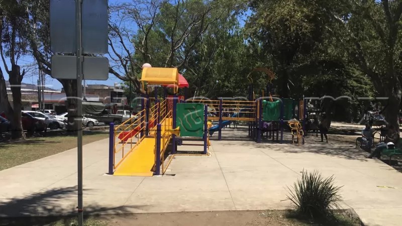 Advierten por riesgos en juegos infantiles del Parque Juan Escutia