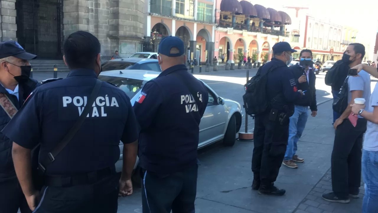 Exigen periodistas \"no más abusos\" tras intimidación a reportero