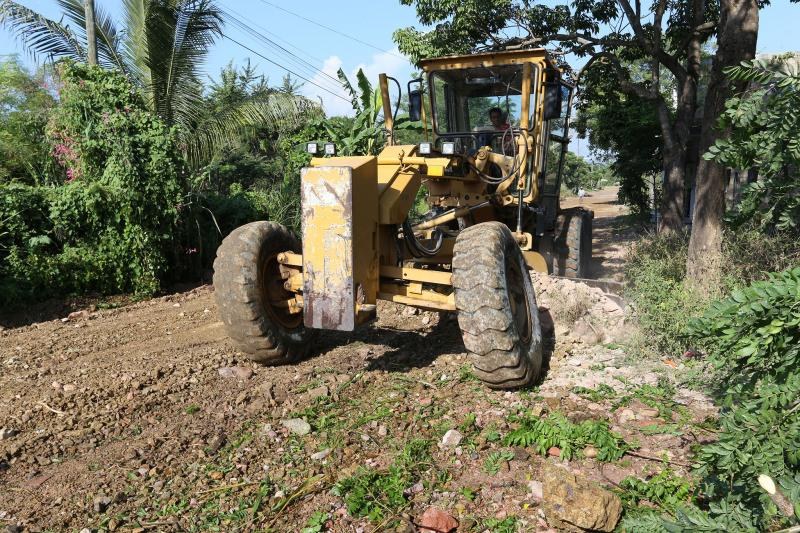 Intensifican Reparación de Calles en Zonas Afectadas por Lluvias