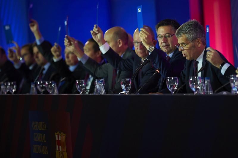 El Barcelona, al borde del precipicio