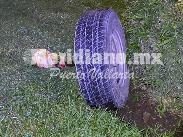 Se le soltó la llanta a una camioneta y… ¡atropelló a embarazada!