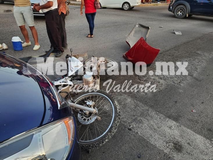 En libramiento, motociclista…  ¡se destrozó  una rodilla!