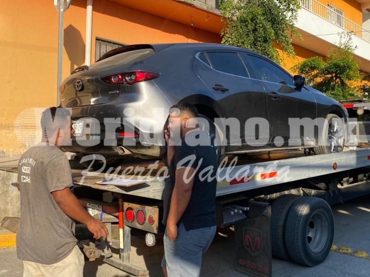 Fue recuperada en bucerías…   ¡le robaron  su mazda!