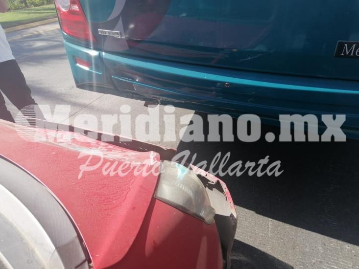 En el crucero de las juntas…  ¡se estrelló con camión!