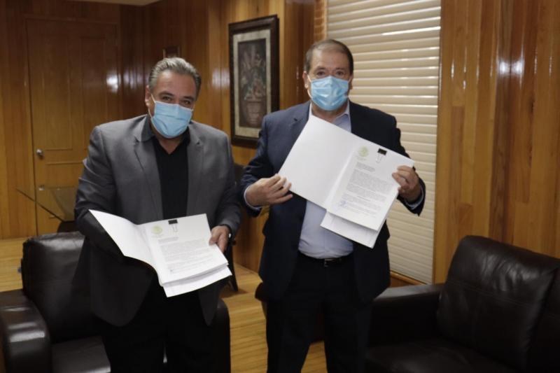 Entregan iniciativa para actualizar y armonizar la Ley Orgánica del Poder Judicial