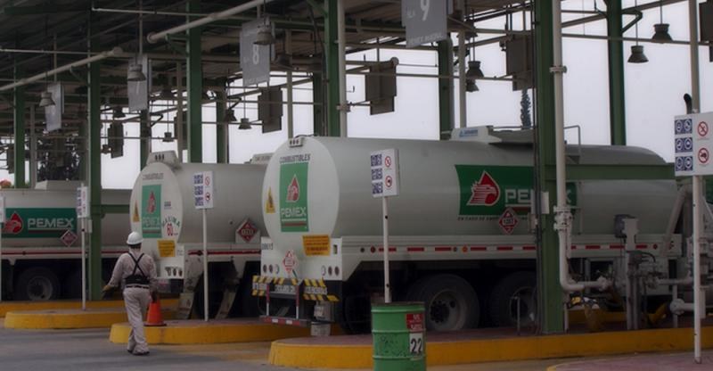 Revela MCCI \"dedazos\" en licitaciones de Pemex