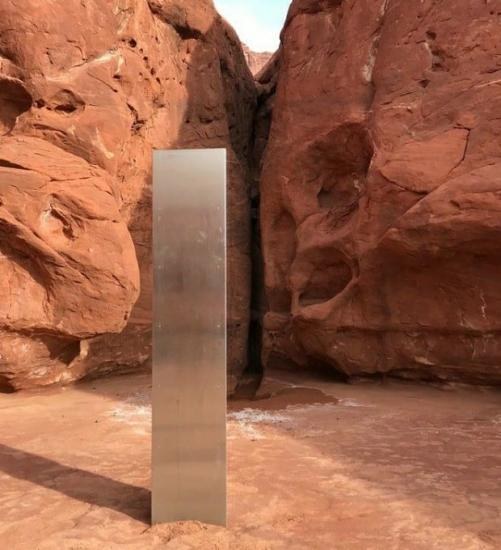 Departamento de Seguridad de Utah encuentra monolito metálico en desierto