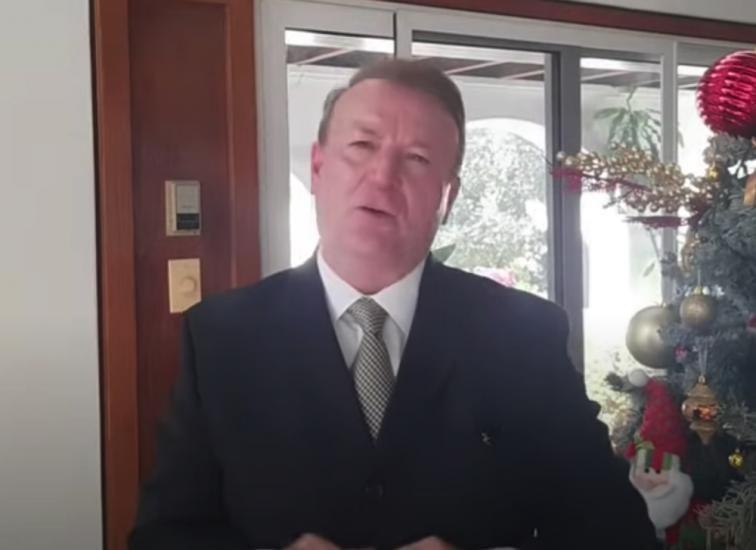 Amenaza líder de Frenaaa a AMLO por seguimiento del CNI