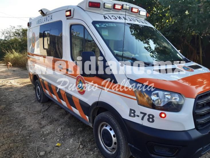 Mujer vecina de los llanitos… ¡se rajo la rodilla tras tropezarse!