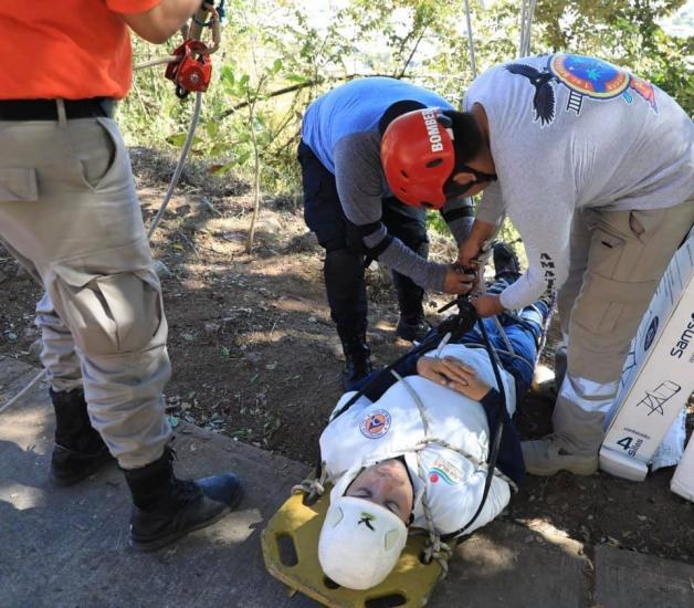 Capacita Protección Civil y Bomberos de Tepic a compañeros de otros municipios