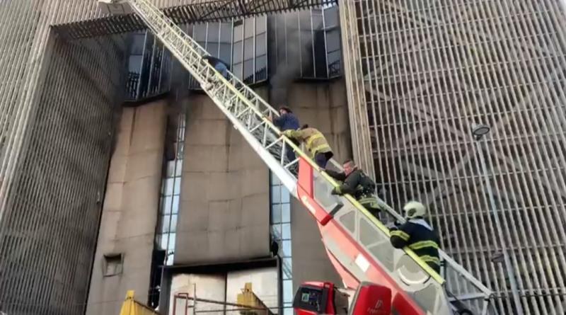 Arde subestación del metro en la CDMX: Reportan una muerte y 29 intoxicaciones