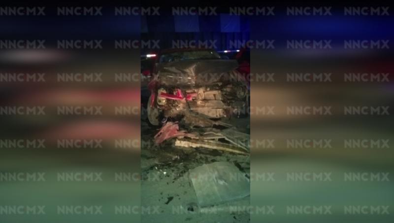 Aparatoso choque de tráiler y Jetta en San Juan de Abajo