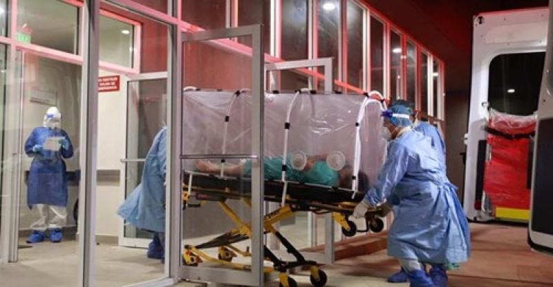 \"COVID-19 nos está cobrando la factura de los errores que cometimos en diciembre\"