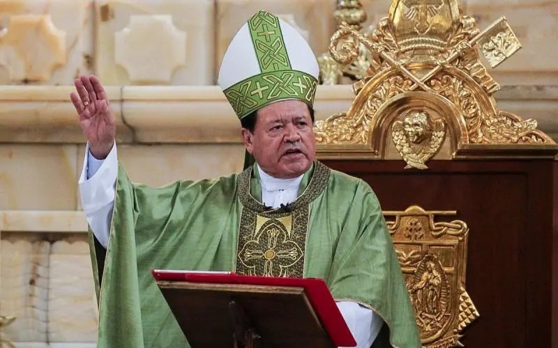 Desintuban  a cardenal Norberto Rivera registrando mejoría general