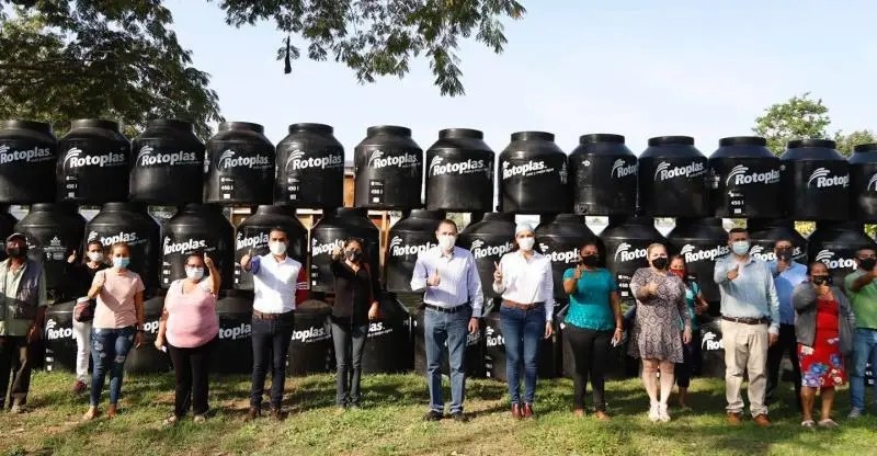 Apoya Jaime Cuevas a 300 familias para que mejoren su vivienda