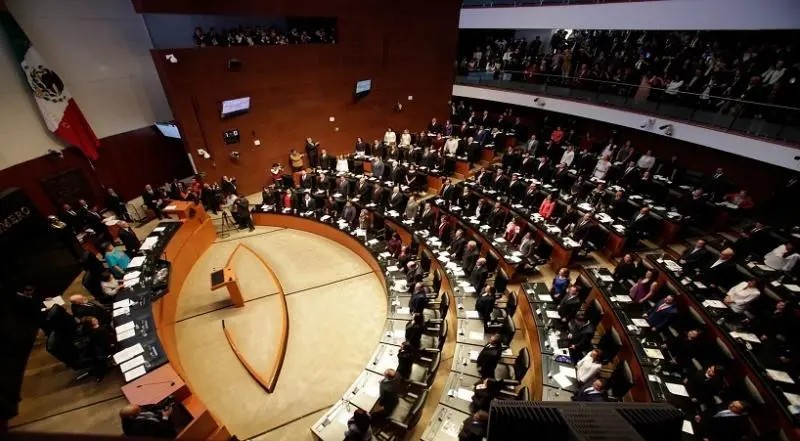 Senado pide a empleados no gritar, silbar, ni cantar para prevenir contagios