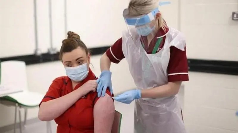 Reino Unido autoriza infectar a personas sanas con Covid-19